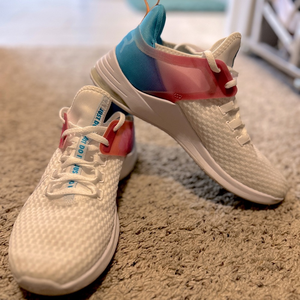 Nike Air Max Bella, Women’s 8.5